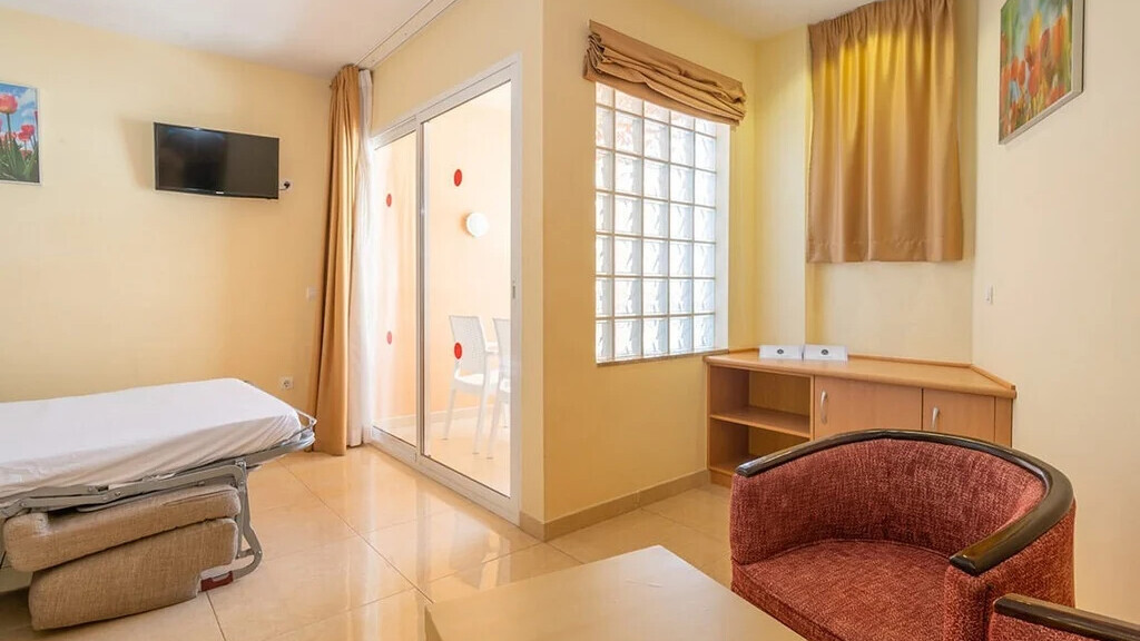 Hotel Parasol by Dorobe